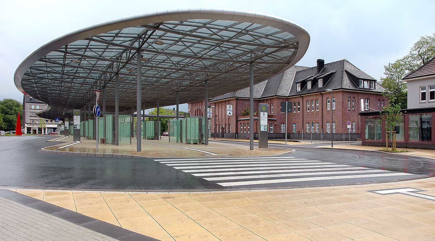 heiderich-architekten-luenen-zob-ueberdachung-herne-blick-vom-westring