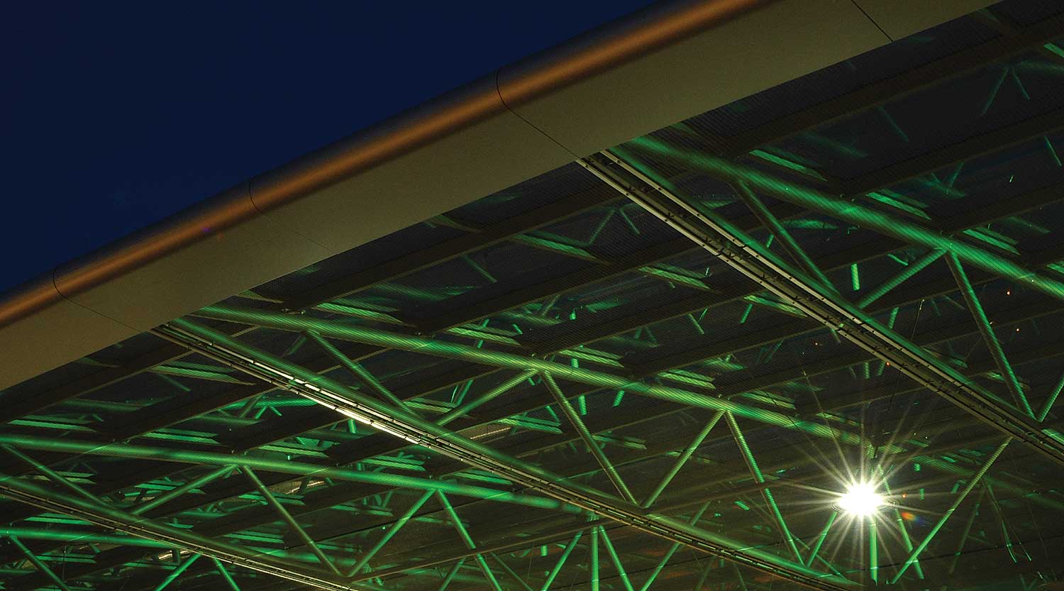 heiderich-architekten-luenen-zob-ueberdachung-herne-bei-nacht-4