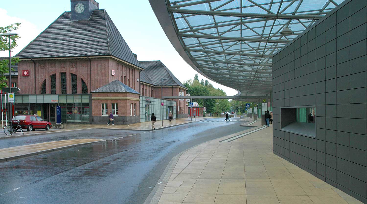 heiderich-architekten-luenen-zob-ueberdachung-herne-mit-bahnhofsgebaeude-1