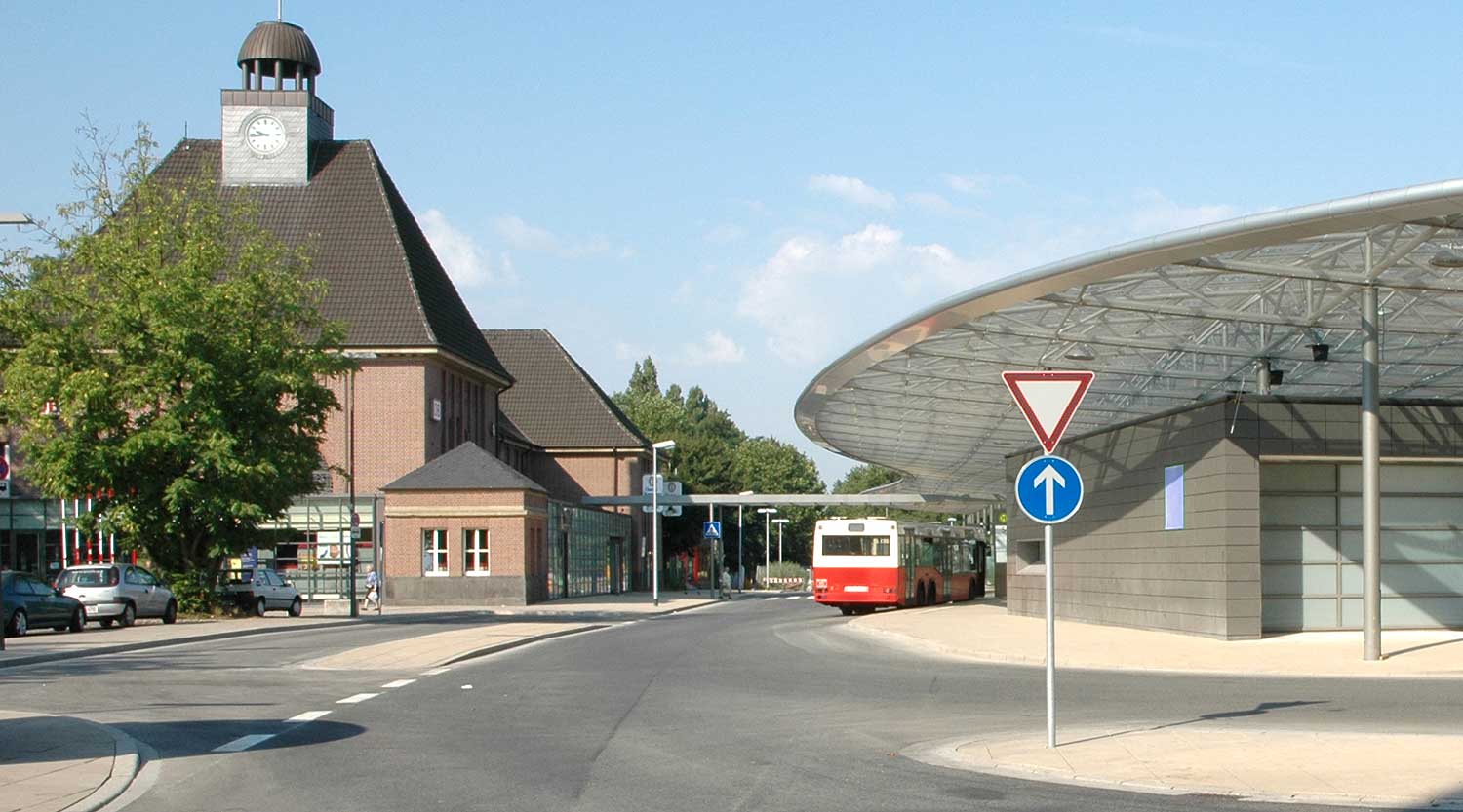 heiderich-architekten-luenen-zob-ueberdachung-herne-mit-bahnhofsgebaeude-2