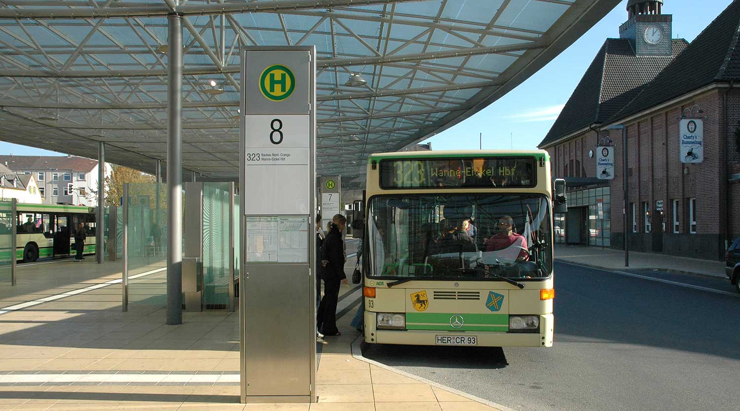 heiderich-architekten-luenen-zob-ueberdachung-herne-mit-bus