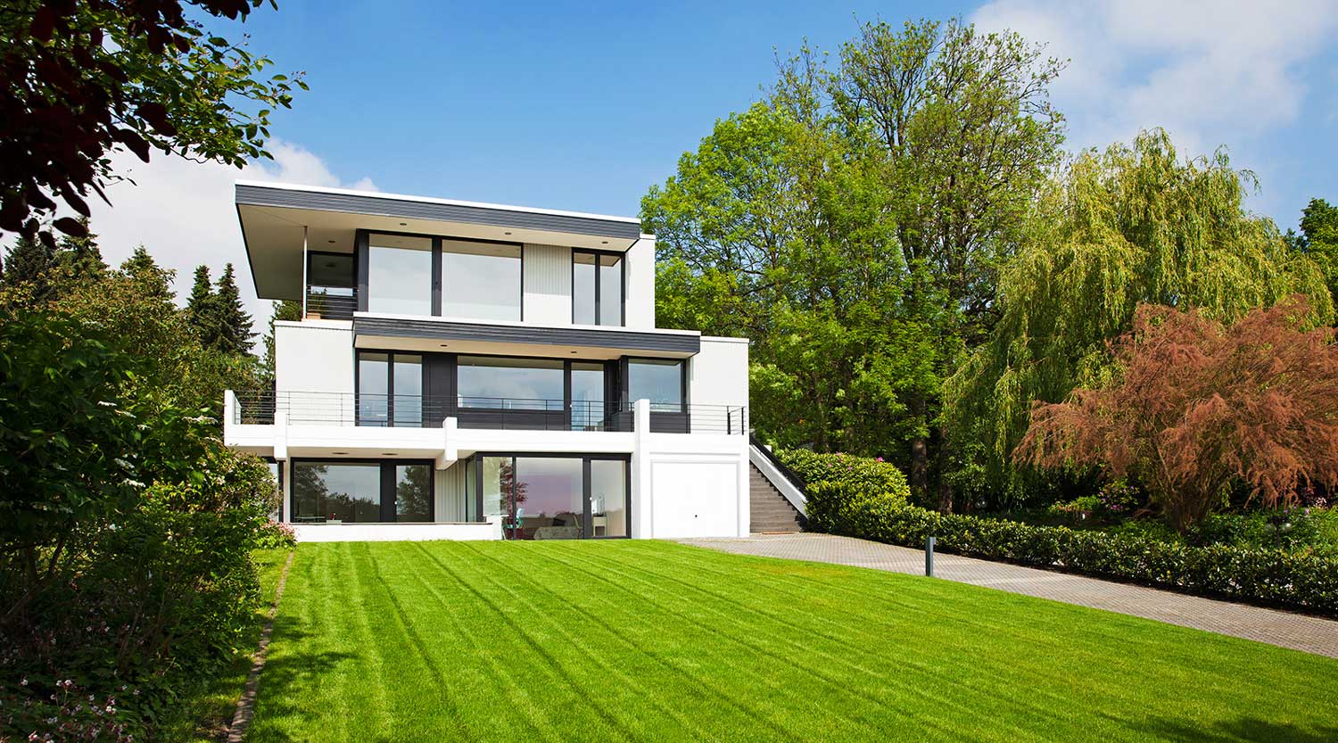 heiderich-architekten-luenen-einfamilienhaus-s-herdecke-ahlenberg-suedfassade-mit-garten