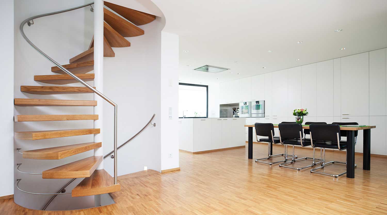 heiderich-architekten-luenen-einfamilienhaus-s-herdecke-ahlenberg-kueche-mit-treppe