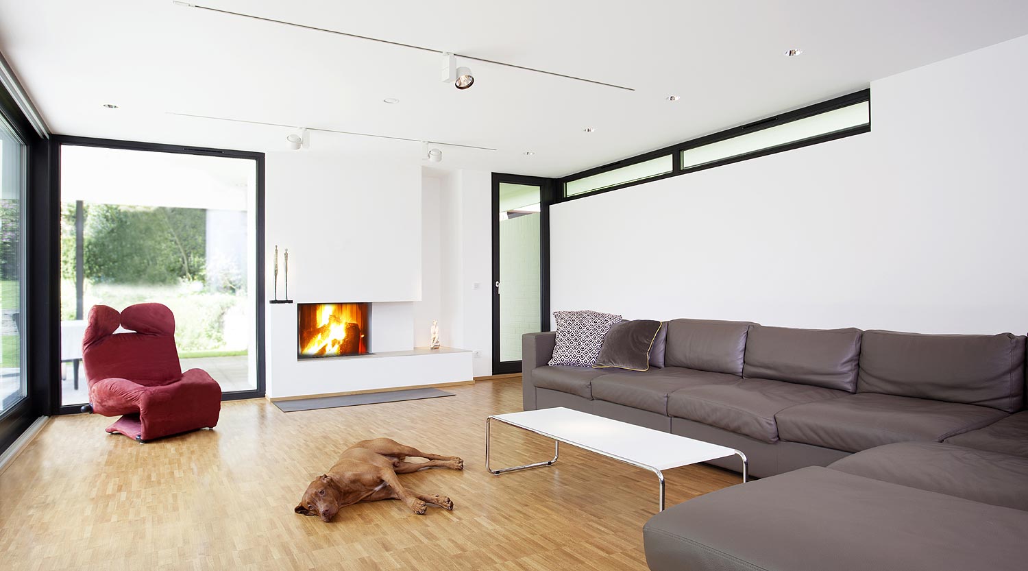 heiderich-architekten-luenen-einfamilienhaus-s-herdecke-ahlenberg-wohnzimmer-mit-kamin