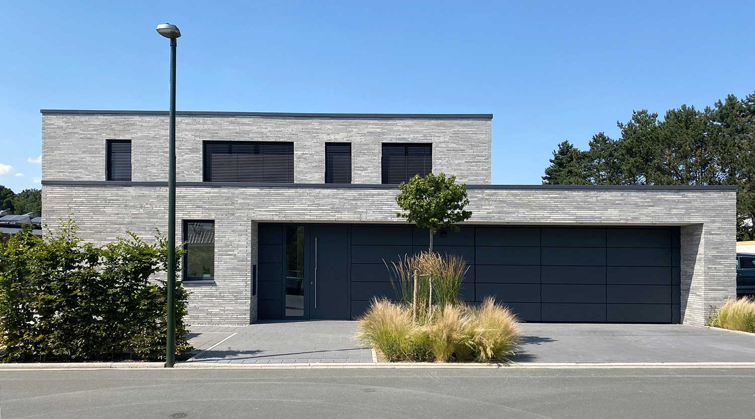 heiderich-hoewer-architekten-luenen-einfamilienhaeuser-b-luenen-straßenansicht-j